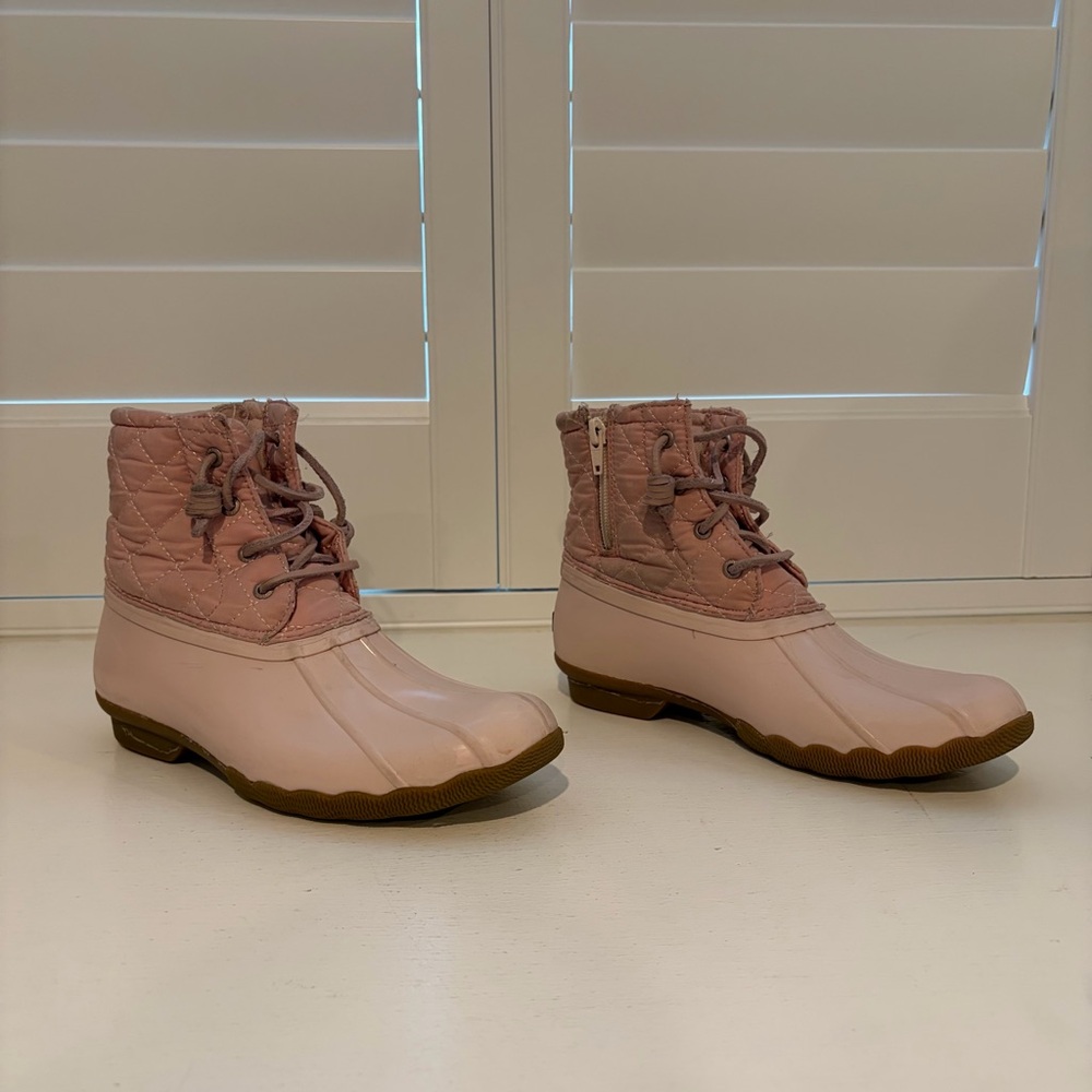 Sperry Girls Saltwater Pink Quilted Boots Size 5M